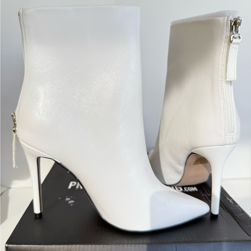 Women's Chic White Heeled Boots Stylish Size 7 Made in China